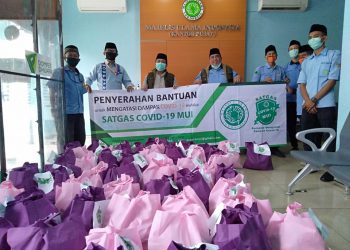 Satgas Covid-19 MUI Salurkan Ratusan Paket Sembako