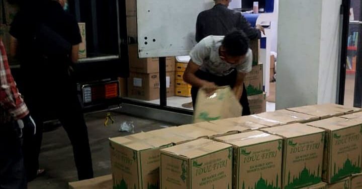 Wapres Serahkan 1100 Paket Sembako Melalui Satgas Covid-19 MUI