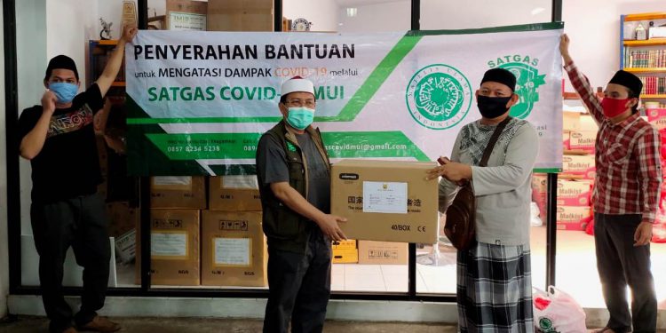 Satgas Covid-19 MUI Kembali Salurkan Ratusan Paket Bantuan