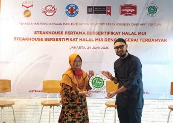 Holycow! Steakhouse by Chef Afit Kantongi Sertifikat Halal MUI