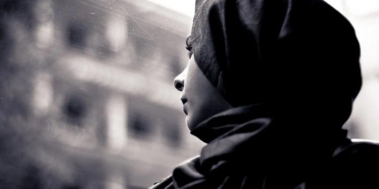 Hukum Menggunakan Jilbab bagi Perempuan