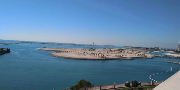 UEA, Arab, dan Budaya Barat