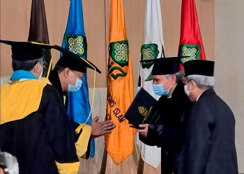 Ketua MUI Bidang Fatwa Maudhuiyah, KH. Afifuddin Muhajir, Terima Doktor Honoris Causa dari UIN Semarang