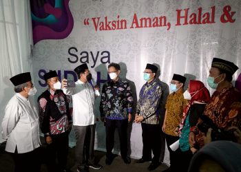 Di Vaksinasi MUI, Menkes Minta Masyarakat Bersabar