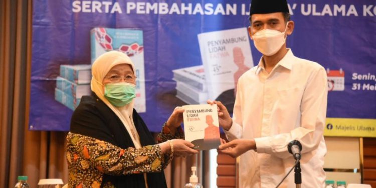 Buku Catatan Karier KH Asrorun Ni’am Sholeh di Komisi Fatwa Diluncurkan
