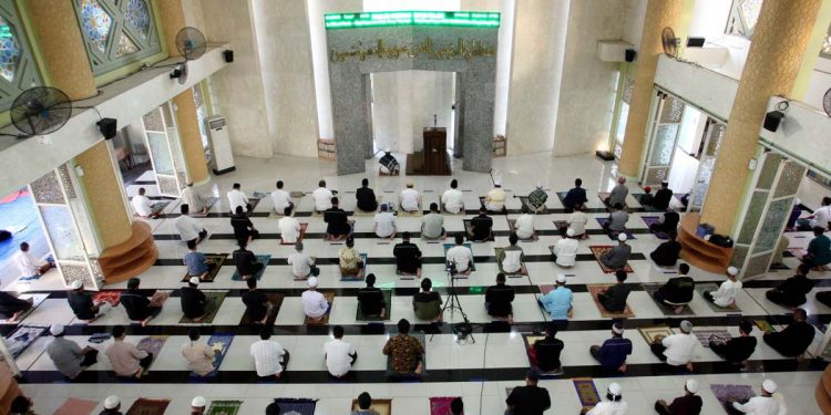 Covid 19 Meningkat, MUI Imbau Masyarakat Ikuti Prokes Saat Ibadah