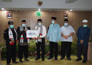 Wahdah Islamiyah Salurkan Rp 1 Miliar ke MUI untuk RS Hebron