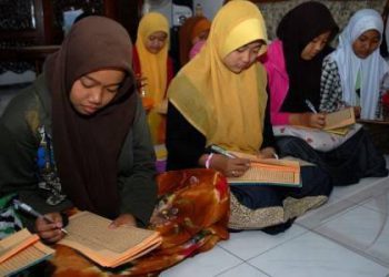 4 Tokoh Intelektual Muslimah Indonesia Era Modern