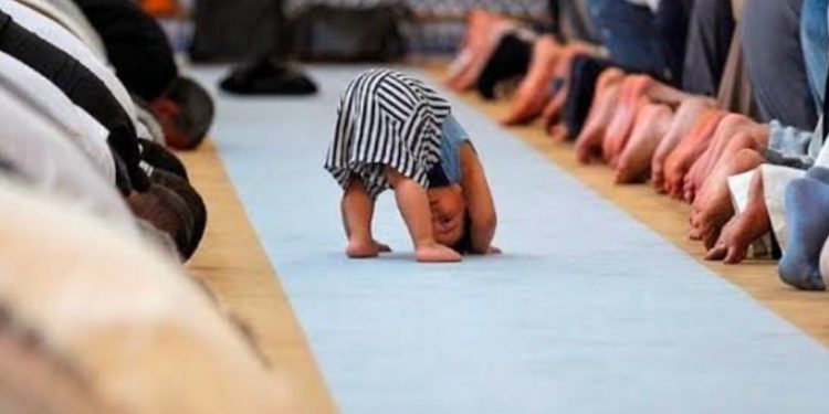 gerakan-tiga-kali,-benarkah-membatalkan-shalat