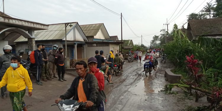 Gunung Semeru Meletus, MUI Ajak Masyarakat Galang Bantuan