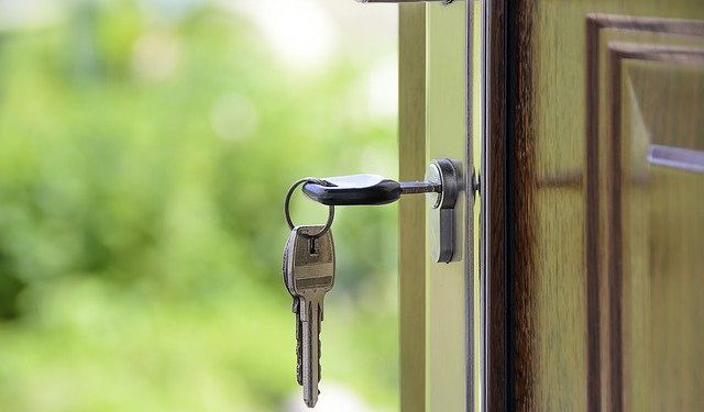 5 Adab Bertamu yang Penting Diperhatikan Menurut Islam