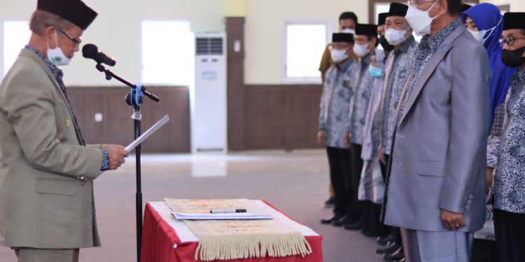 ketua-mui-sulsel-lantik-pengurus-mui-wajo.-bupati-janjikan-sekretariat-tetap