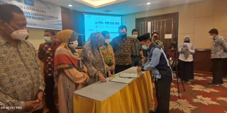 percepatan-capaian-vaksinasi,-mui-sulsel-dukung-sosialisasi-melalui-ceramah