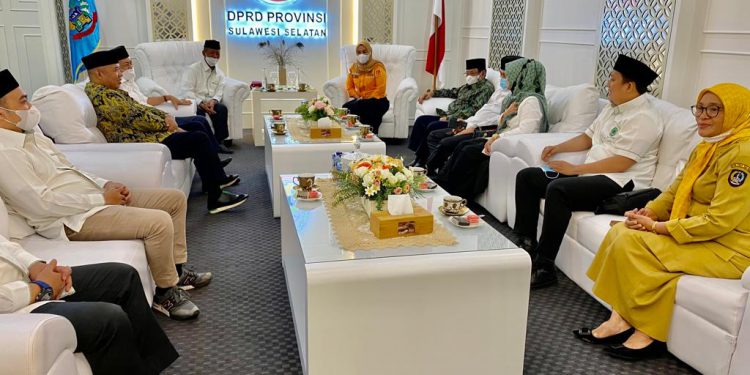 ketua-dprd-sulsel-terima-kunjungan-mui-sulsel.-gagas-sinergi-dakwah-dan-layanan-ummat