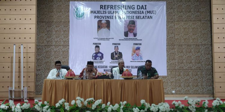 melalui-refreshing-dai,-mui-sulsel-tekankan-dakwah-islam-wasathiyah