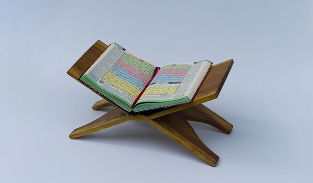 Tafakur Ayat-Ayat Allah SWT dan Sains yang Tak Bebas Nilai