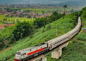 ceo-kereta-api-vs-ceo-bus-patas