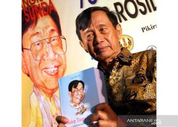 Ajip Rosidi di Mata Tokoh: Bukan Sastrawan Biasa dan Pemikir Islam Luar Biasa