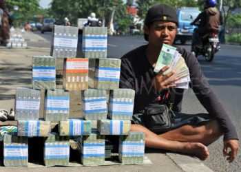 jasa-tukar-uang-baru,-bagaimana-hukumnya?