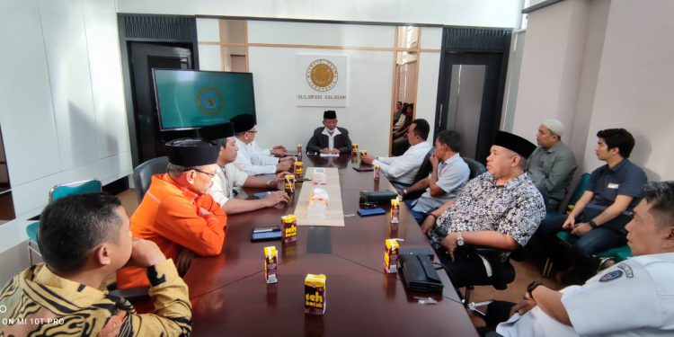 setahun-jabat-kabinda,-surjadmodjo-sejam-sowan-ke-mui-sulsel