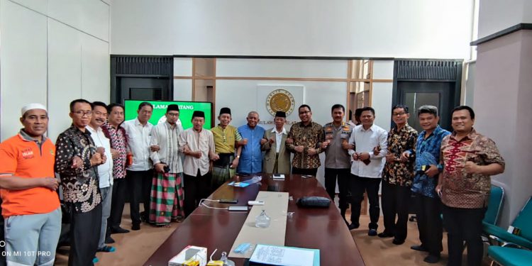 pengurus-bps-gt-berkunjung-ke-mui-sulsel,-pendeta-alfred-anggui-sebut-nyaman