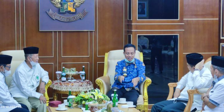 gubernur-andi-sudirman-sampaikan-ke-mui-sulsel:-harus-hafal-1-juz-sebelum-tamat-sma-smk