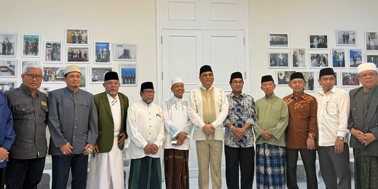 jenderal-syafruddin-kumpul-mui-sulsel-hingga-rektor,-pikirkan-pesantren-dan-ekonomi-umat