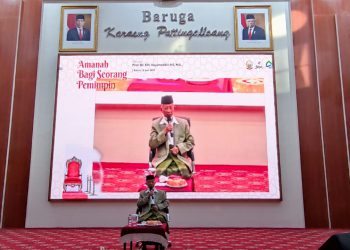 ceramah-di-pengajian-pemprov,-ketum-mui-sulsel-ingatkan-tanggung-jawab-gubernur-di-akhirat