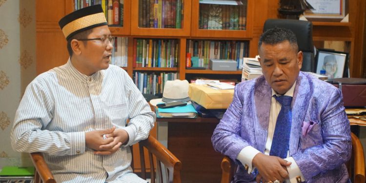 Sowan Ketua MUI, Hotman Paris Minta Maaf Soal Kasus Holywings