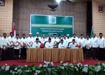 mui-sulsel-ijazahkan-23-kiai-muda,-ketum-harap-dakwah-dengan-sejuk