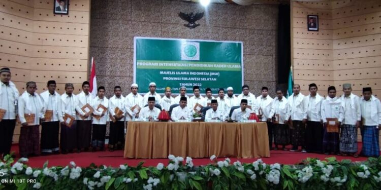 mui-sulsel-ijazahkan-23-kiai-muda,-ketum-harap-dakwah-dengan-sejuk