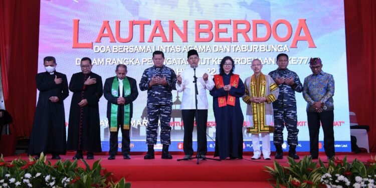 Doa Bersama di KRI Semarang-594 TNI AL, Kiai Cholil Nafis: Agama Fondasi Bangun Nasionalisme