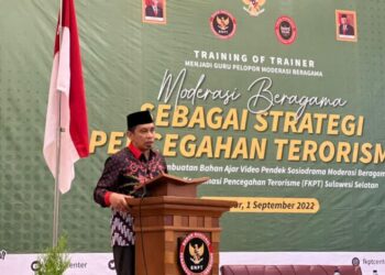 sekum-mui-sulsel-ingatkan-pesan-perdamaian-islam-saat-beri-sambutan-di-tot-moderasi-beragama-fkpt-sulsel
