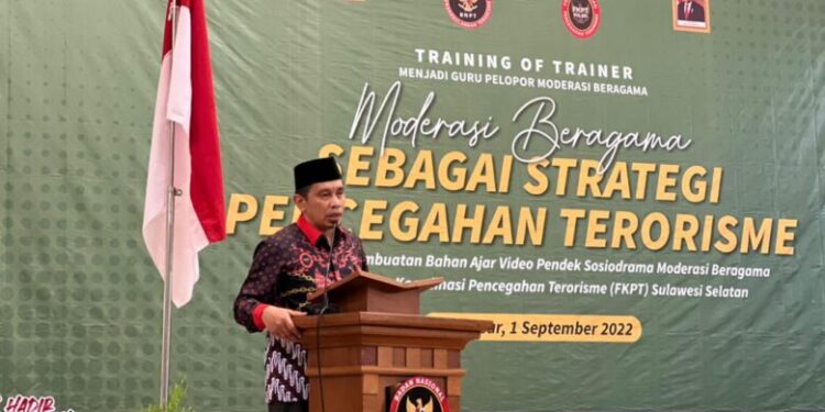sekum-mui-sulsel-ingatkan-pesan-perdamaian-islam-saat-beri-sambutan-di-tot-moderasi-beragama-fkpt-sulsel