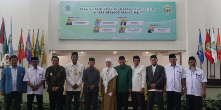 gubernur-buka-seminar-nasional-komisi-peu-mui-sulsel
