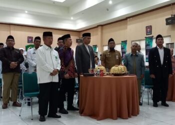 ketua-umum-mui-sulsel-hadiri-pelantikan-ddi-sulsel 
