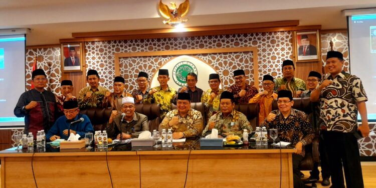 Silaturahim ke MUI, Menko Airlangga Ajak Kawal Perekonomian Bangsa