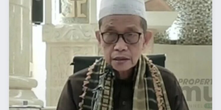 hikmah-halaqah-:-hukum-mencium-tangan-guru-menurut-imam-mazhab