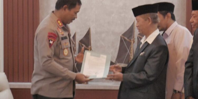 usai-lahirkan-dua-maklumat,-mui-sulsel-bertemu-kapolda