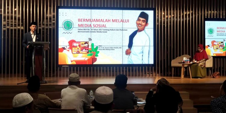 KH Asrorun Niam: Penyebaran Informasi di Medsos Harus Benar dan Kontekstual