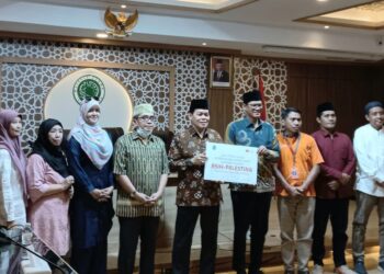 Rumah Zakat Salurkan Donasi Kepada MUI untuk Pembangunan RSIH Palestina