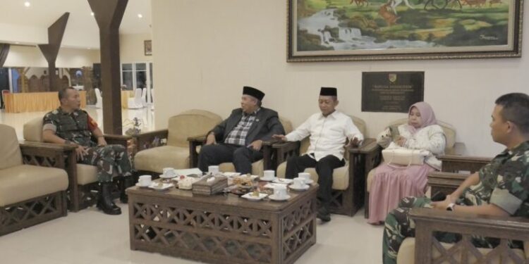 rakornas-di-depan-mata,-mui-sulsel-temui-pangdam-xiv/hasanuddin