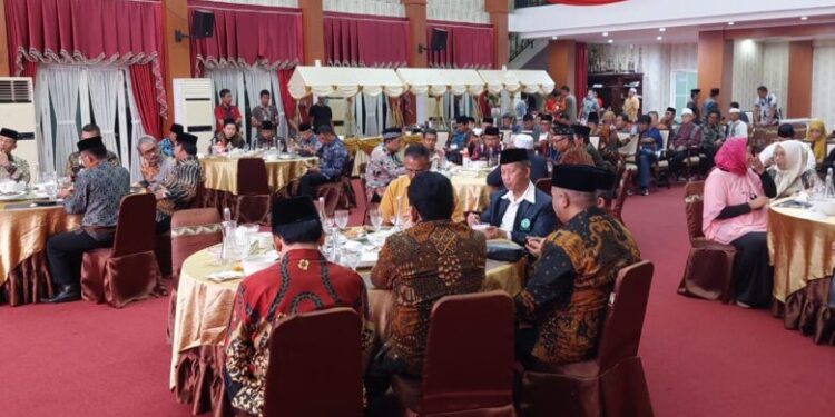 gubernur-jamu-peserta-pinbas-mui-di-rumah-dinas