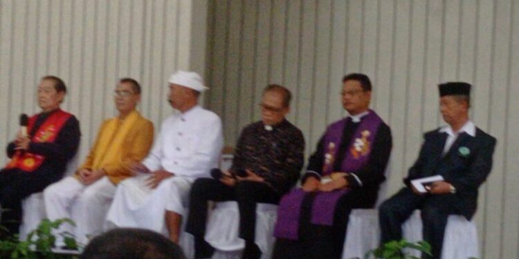 ketum-mui-doa-bersama-di-hari-juang-tni-ad