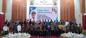 Foto bersama usai welcome dinner di rumah Dinas Gubernur