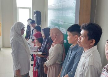 mui-sulsel-serahkan-beasiswa-pada-anjangsana-kanwil-kemenag-sulsel