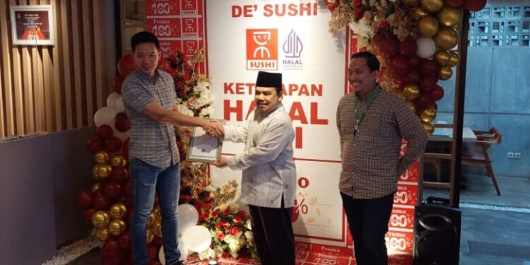 lppom-mui-serahkan-ketetapan-halal-de’-shushi