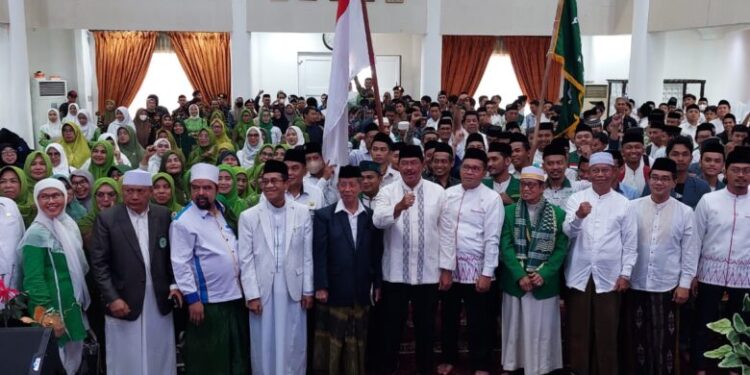 dilepas-kapolda-sulsel,-ketum-mui:-semoga-membawa-nama-baik-nu-sulsel