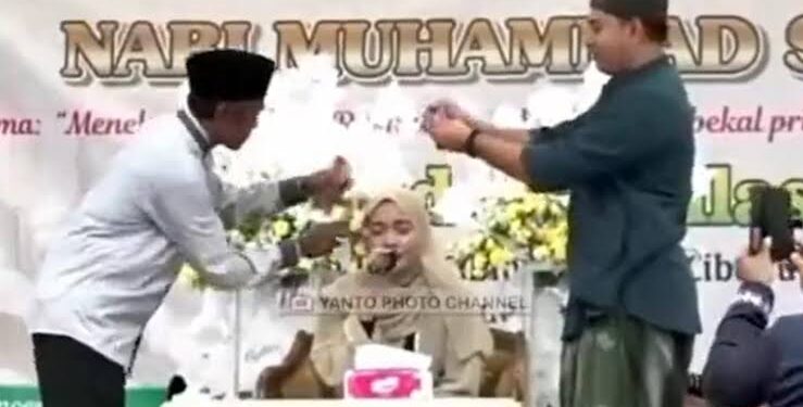 Bolehkah Menyawer Qariah Saat Melantunkan Bacaan Alquran? Ini Jawaban Ketua MUI