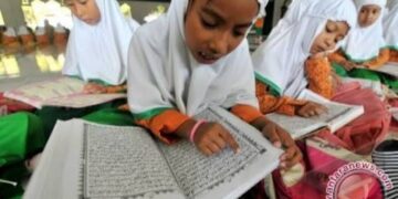 Adab Membaca dan Mendengarkan Lantunan Ayat Alquran, Ini yang Harus Dilakukan